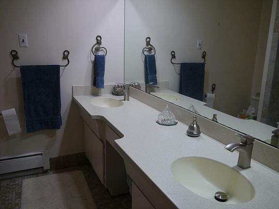 3rd image of 39954 Harbert Dr