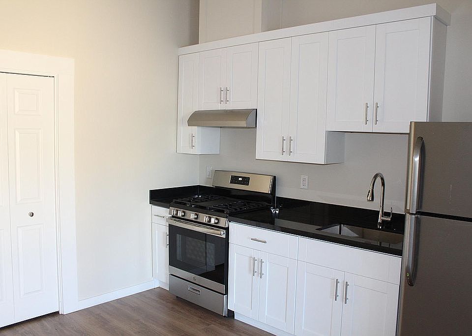 1st image of 1774 La Salle Ave #2