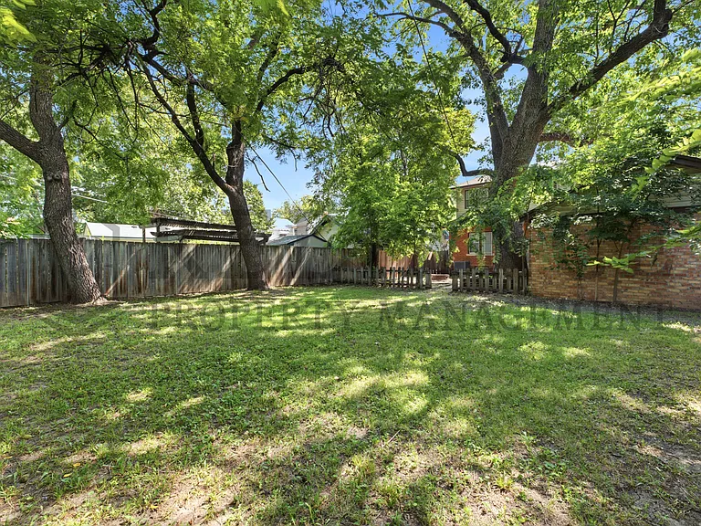525 S Chautauqua Ave — Photo 12