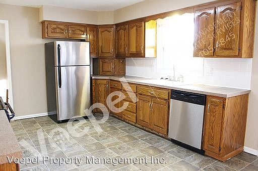 3rd image of 8612 E 106th St
