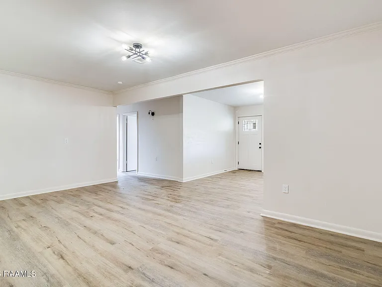 105 Brockton Dr — Photo 17