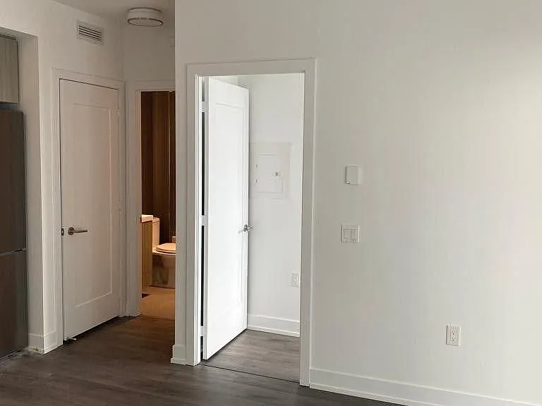 575 Bloor St E #2304 — Photo 11