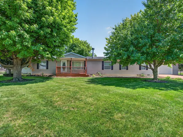 414 N Pine St, Gardner, IL 60424