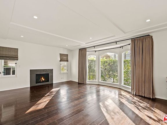 3rd image of 104 N Harper Ave