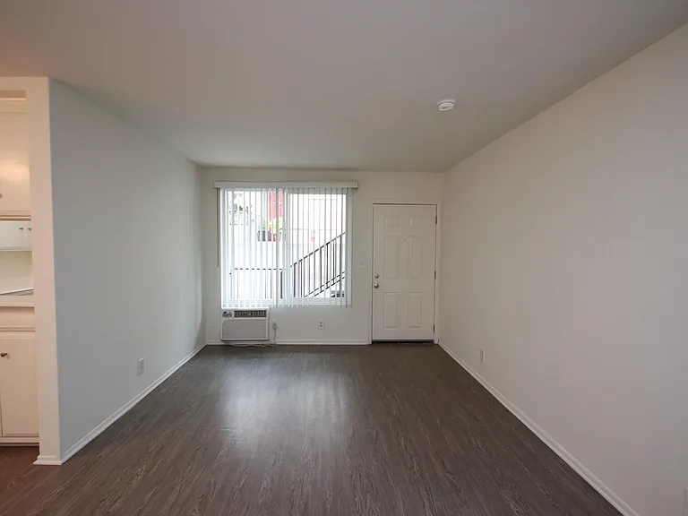 252 S Mentor Ave #5 — Photo 17