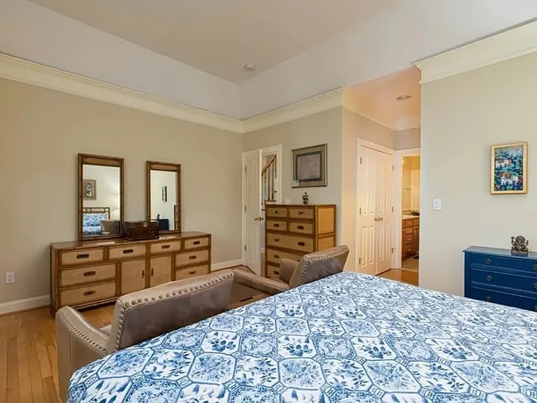68 Charles Ct — Photo 14