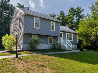 9 Boxberry Ln, Rochester, MA 02770