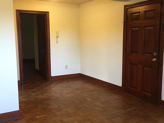 3rd image of 4030 Washington Blvd #B