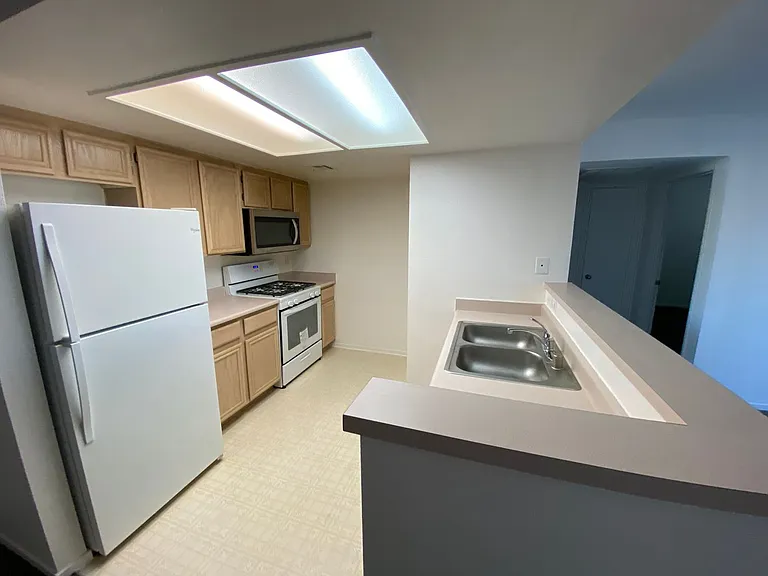 8070 W Russell Rd #2105 — Photo 6