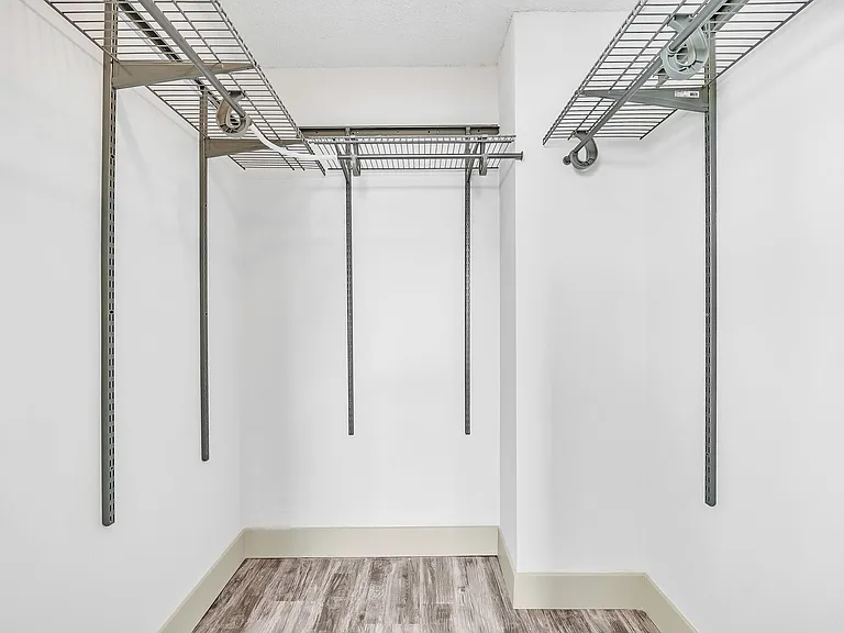 3051 NE 48th St #301 — Photo 32