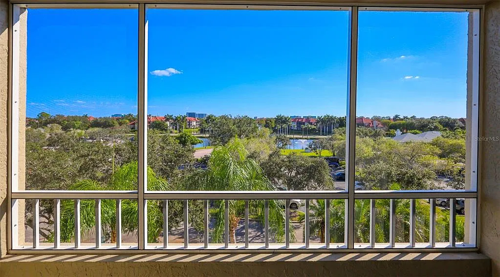 1 bed, 1.5 bath, 750 sqft, $1,500 — Photo 2