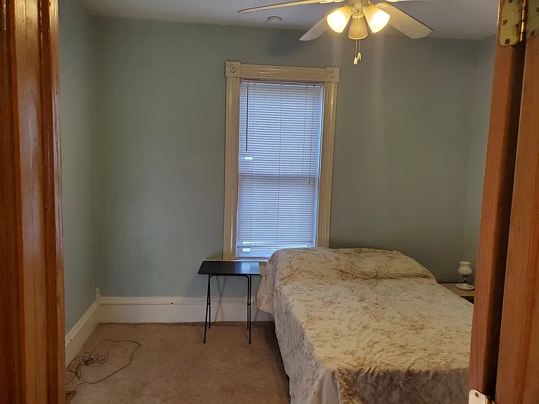 105 Franklin St W — Photo 12