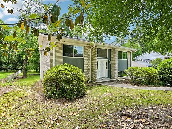 3rd image of 3825 Leander Ct