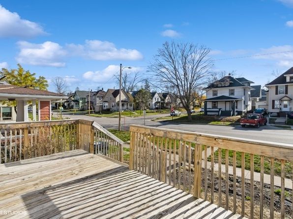 cedar-rapids-iowa-442795423 picture