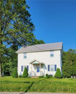 1737 Perry Hwy, Volant, PA, 16156