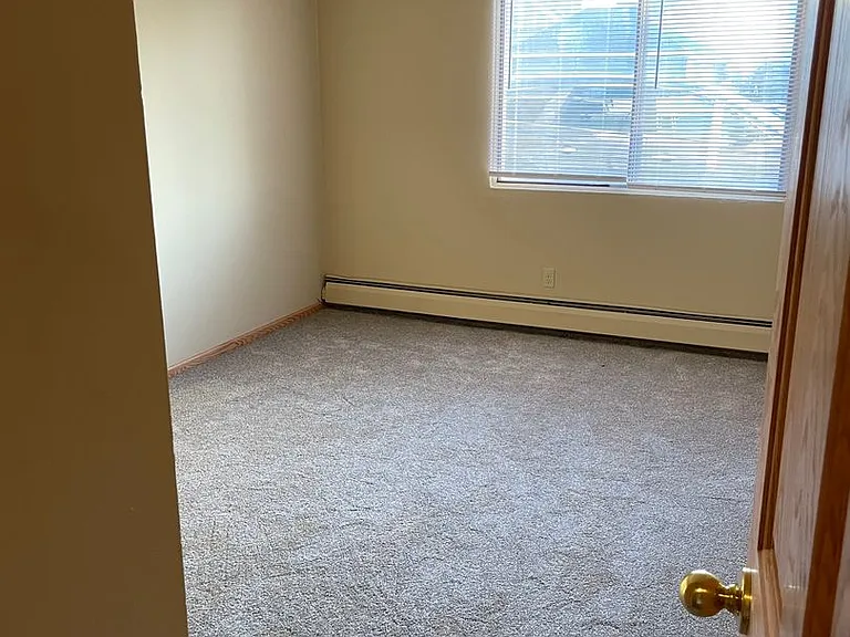Cedar Avenue Apartments — Photo 28