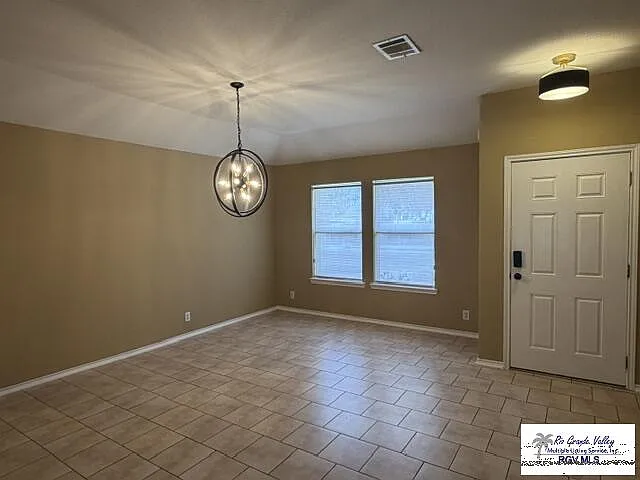 4 bed, 2.0 bath, 1800 sqft, $1,850 — Photo 2