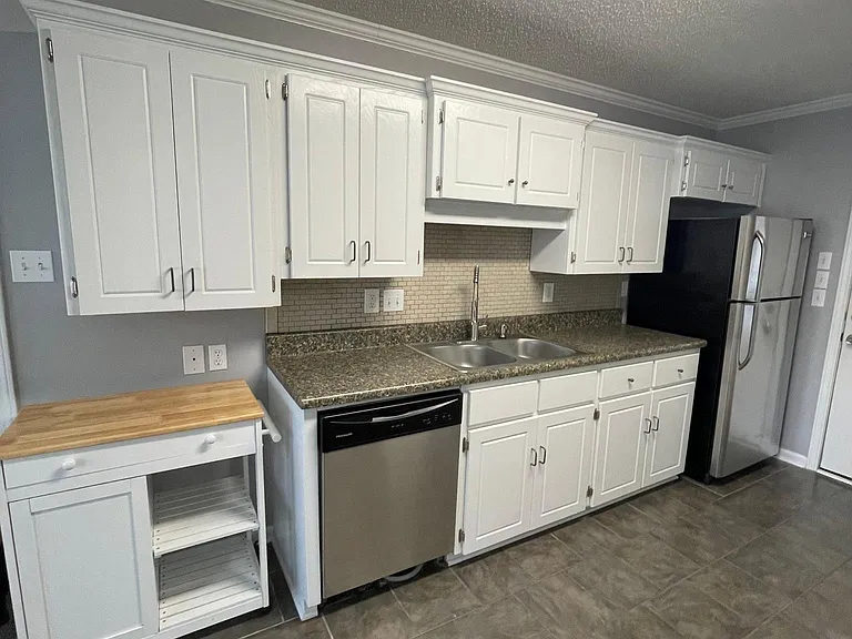18 Stonehaven Dr — Photo 4