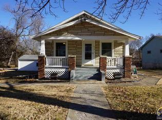 614 SW Grand Ct, Topeka, KS 66606