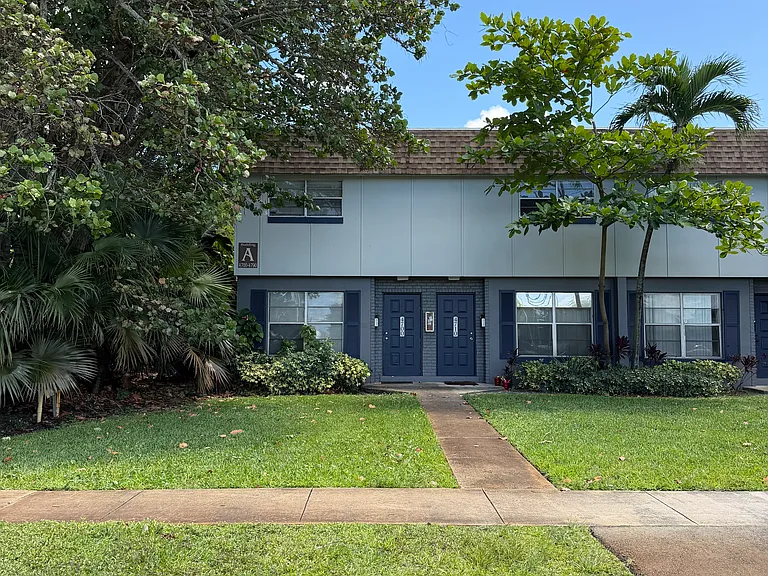 4700 NW 9th Ct #4700 — Photo 2