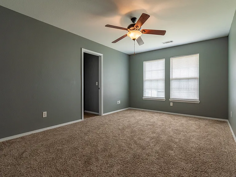 1040 Josie Kate Ln — Photo 9