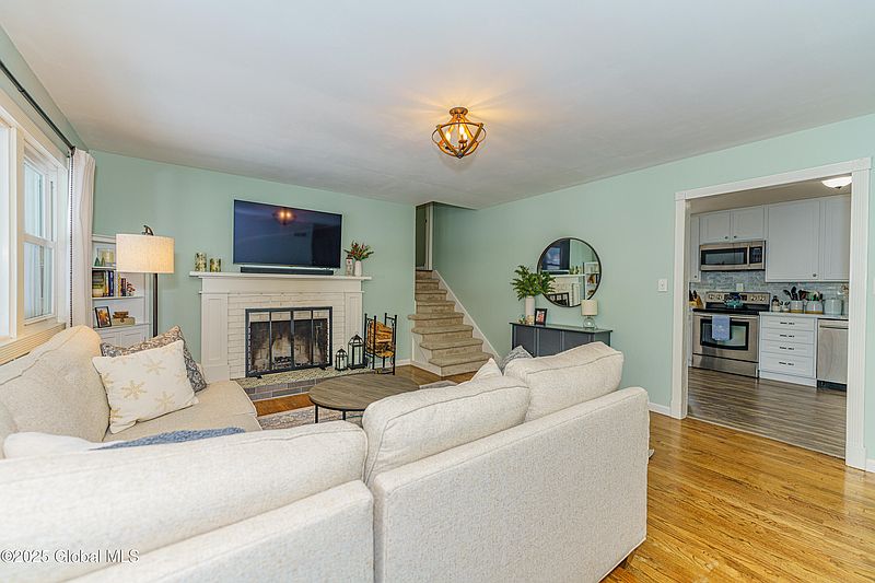 5th image of 67 Vichy Drive