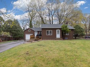 6871 Nez Perce Dr, Chanhassen, MN 55317