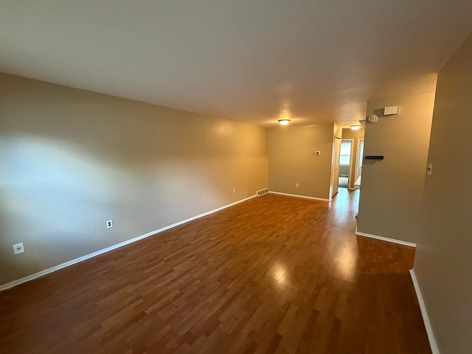 12058 Abby Rd — Photo 2