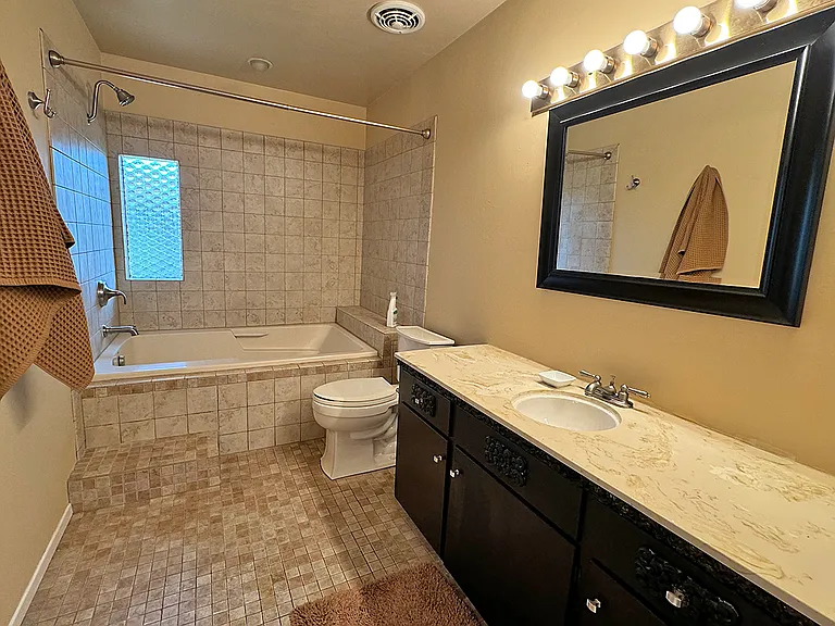 3218 Loma Riviera Dr — Photo 24