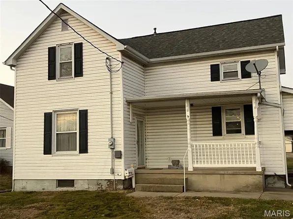 641 N 1st St, Breese, IL 62230