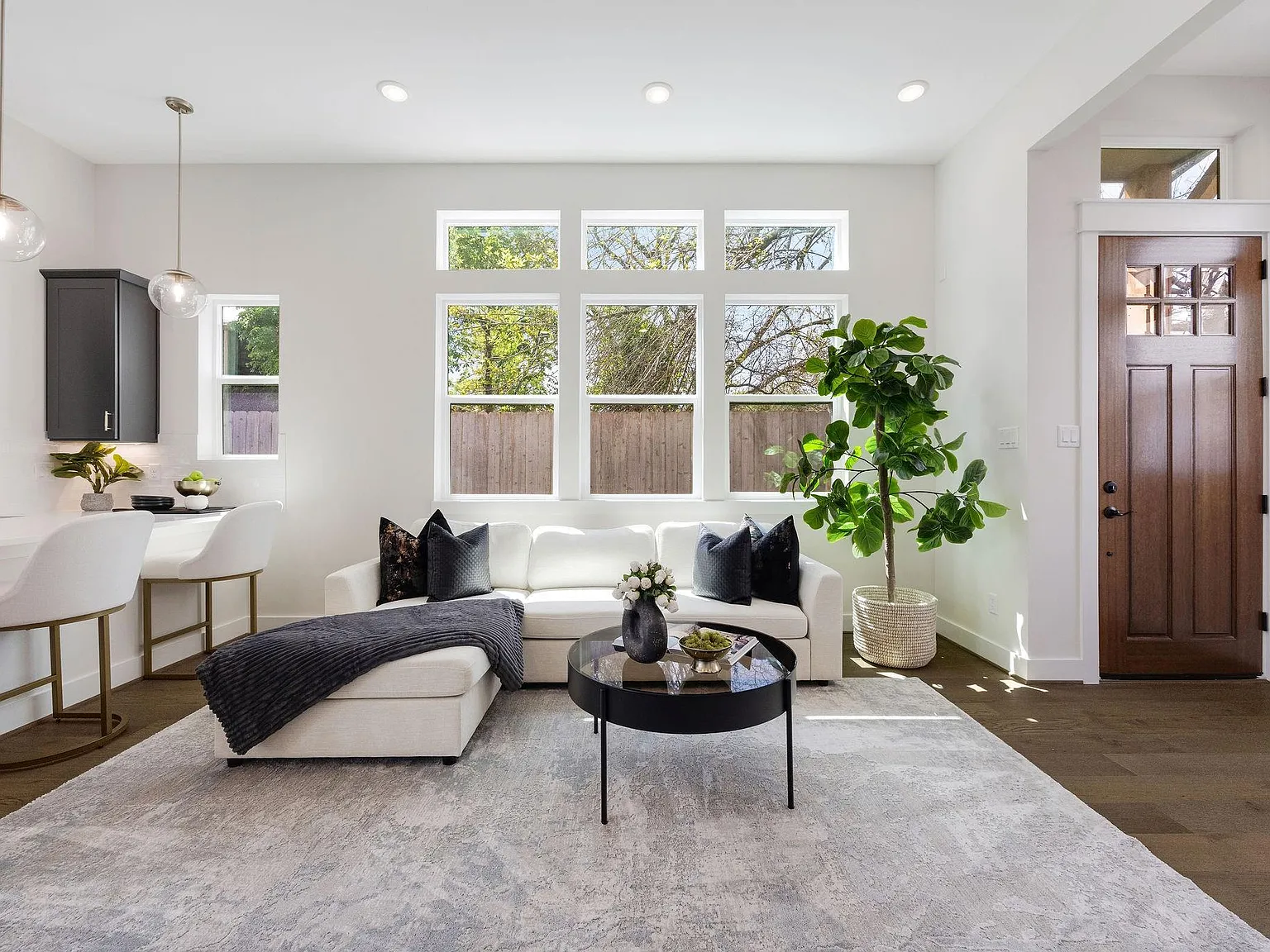 3 bed, 2.5 bath, 1839 sqft, $2,900 — Photo 1