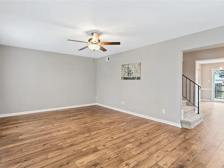 623 Redhorse Ln — Photo 2