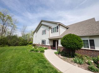 572 Pewaukee Rd, Pewaukee, WI 53072
