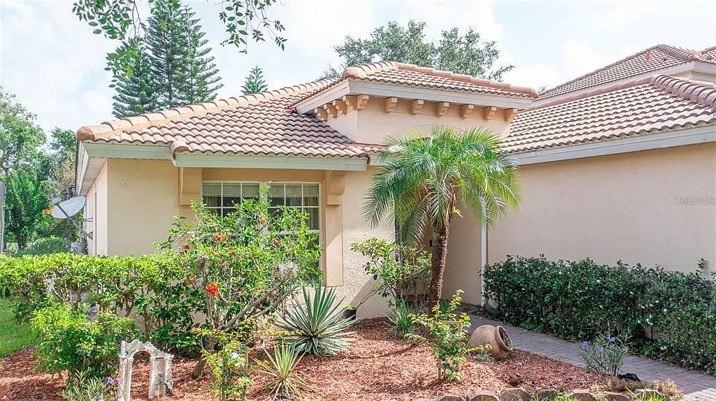 4 bed, 2.0 bath, 1684 sqft, $3,350 — Photo 3