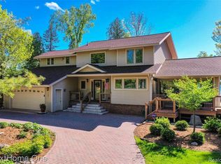 7498 S Birch Way Dr, Maple City, MI 49664