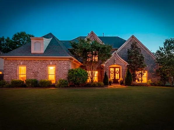 1694 Elk River Dr, Collierville, TN 38017