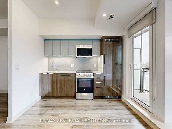 4th image of 90 Glen Everest Rd #407