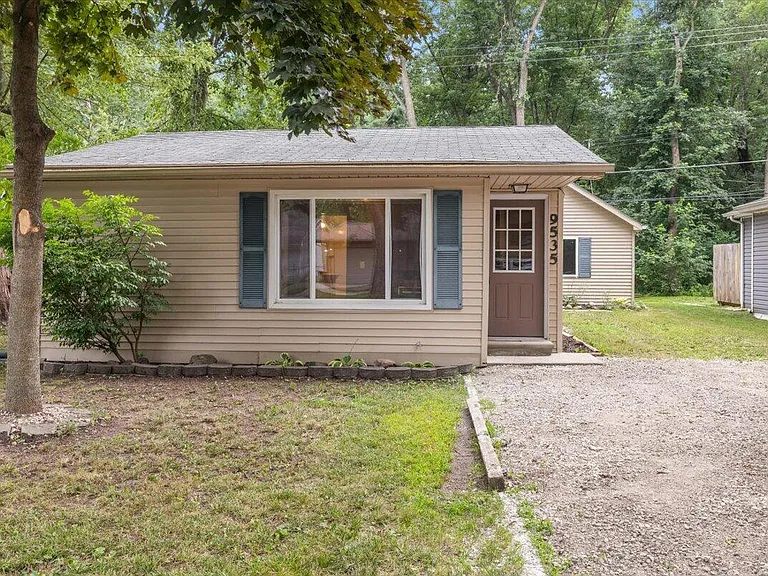 9535 Listeria St — Photo 2