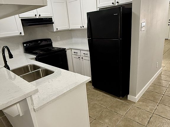 2nd image of 302 N Montevideo Ave APT 4