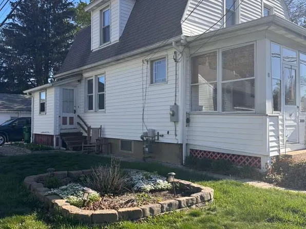 107 Phillips Street, Waterford, CT 06385