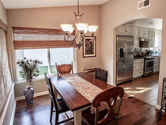 3rd image of 25550 Alesna Dr