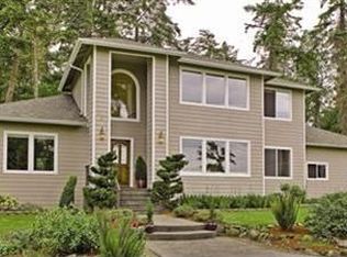 402 E Park Dr, Anacortes, WA 98221