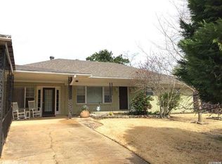 341 Lakeland Dr, Hot Springs National Park, AR 71913