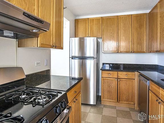 4th image of 4-74 48th Ave #20E