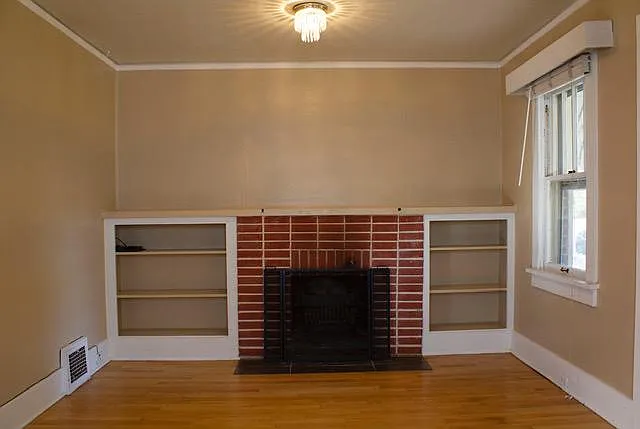 1121 S Columbine St — Photo 2