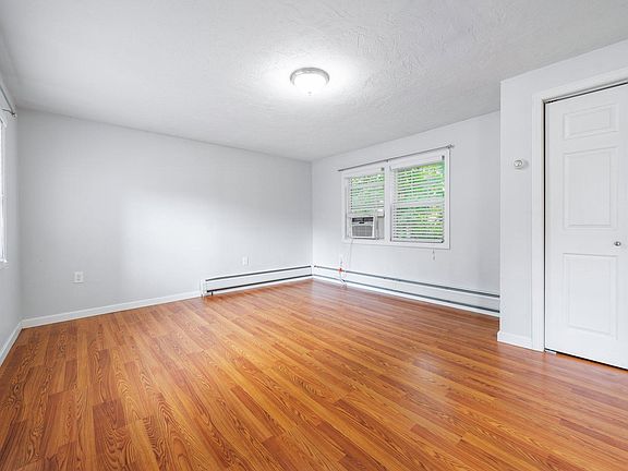 5th image of 3 Maplewood Ave