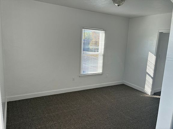 5th image of 1704-1708 N Ash St #3