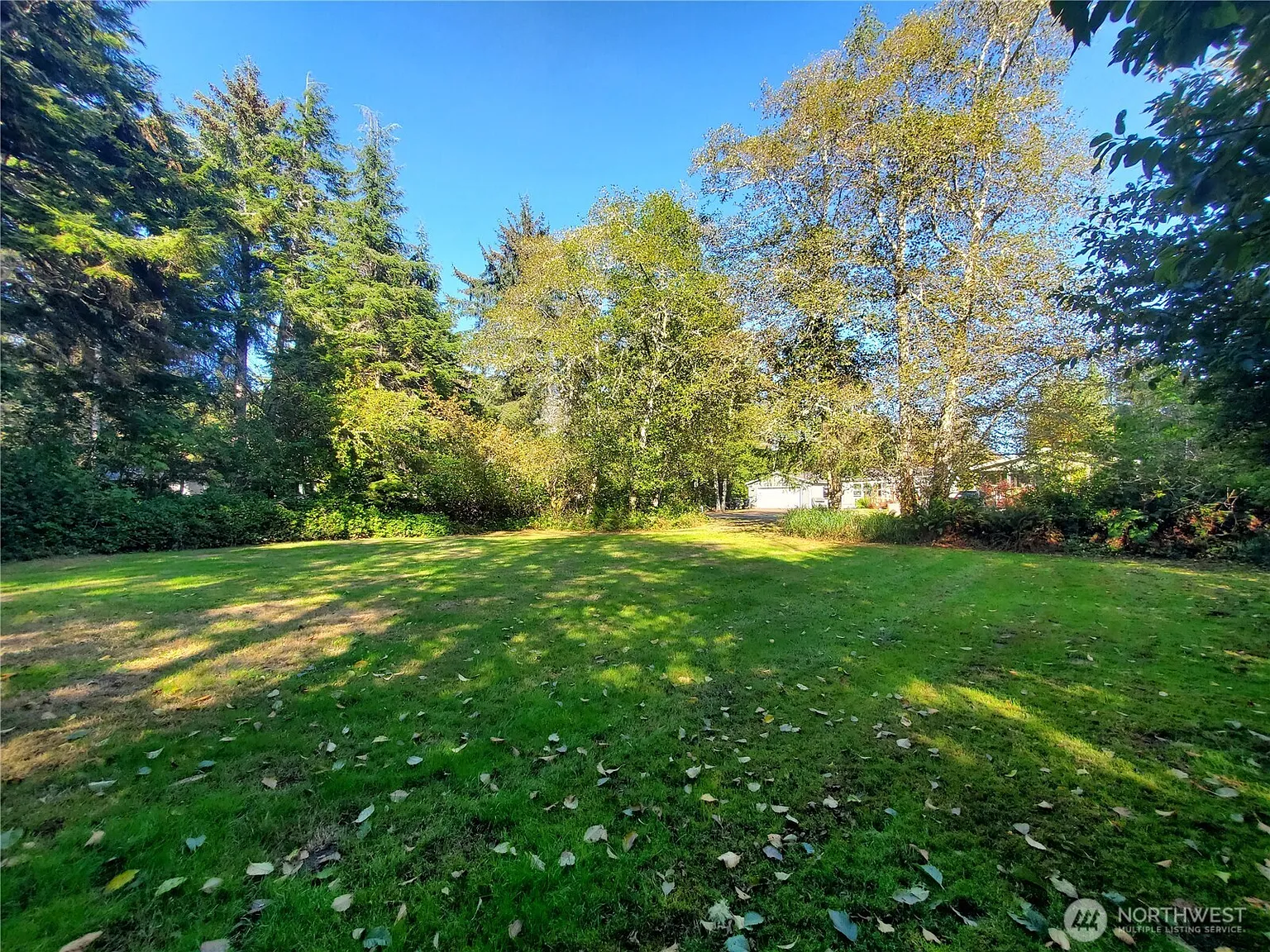 741 Chenois Avenue NE photo 1