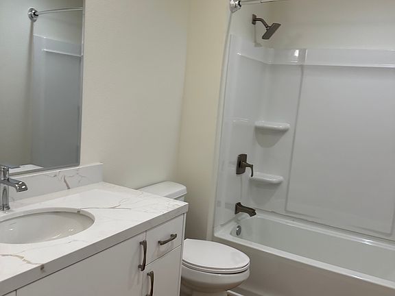 2nd image of 28250 Via Princesa APT C