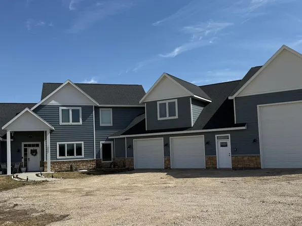 1955 Brownell St, Saint Charles, MN 55972